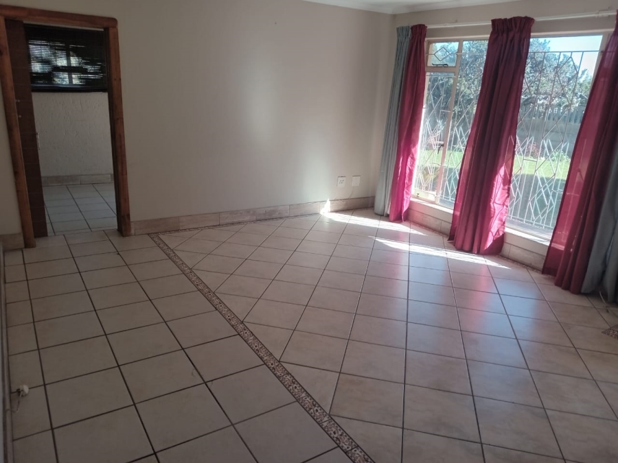 4 Bedroom Property for Sale in Crystal Park Gauteng