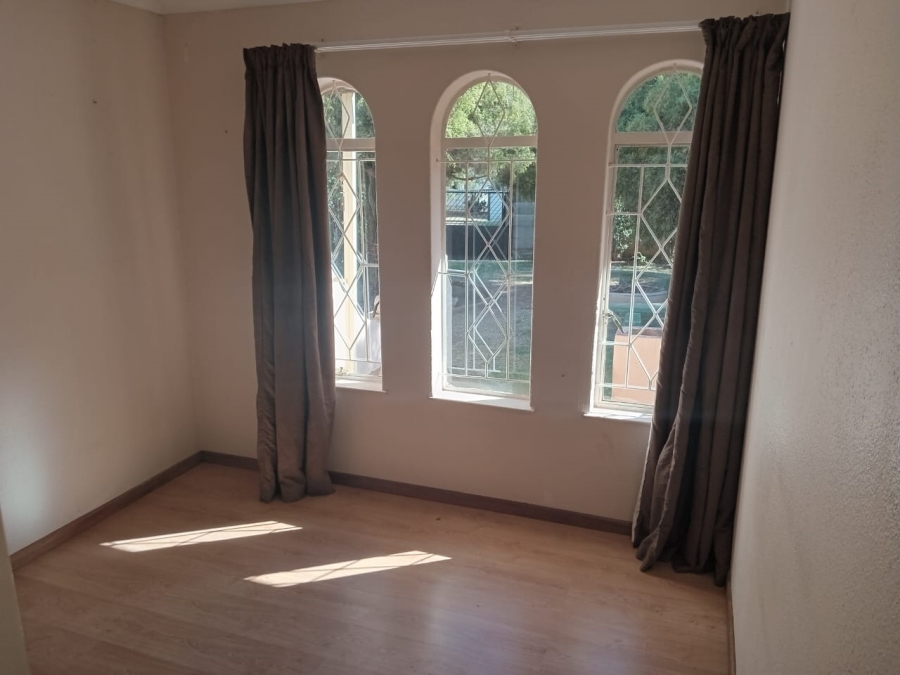 4 Bedroom Property for Sale in Crystal Park Gauteng