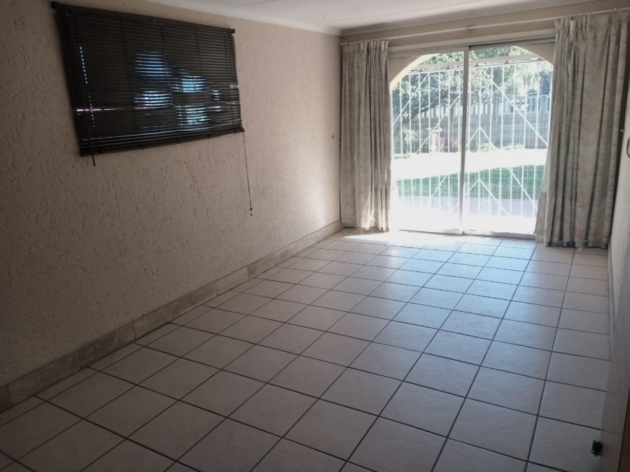 4 Bedroom Property for Sale in Crystal Park Gauteng