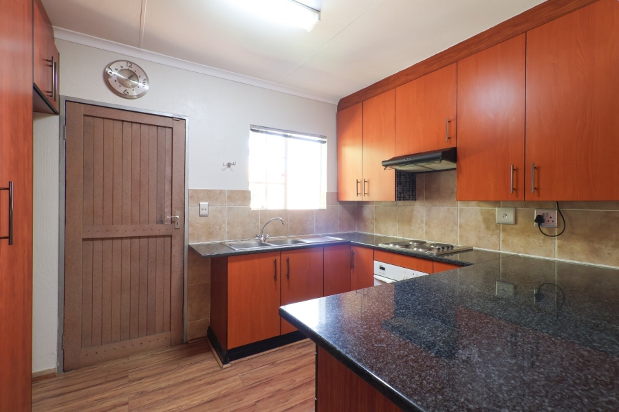 2 Bedroom Property for Sale in Wilgeheuwel Gauteng