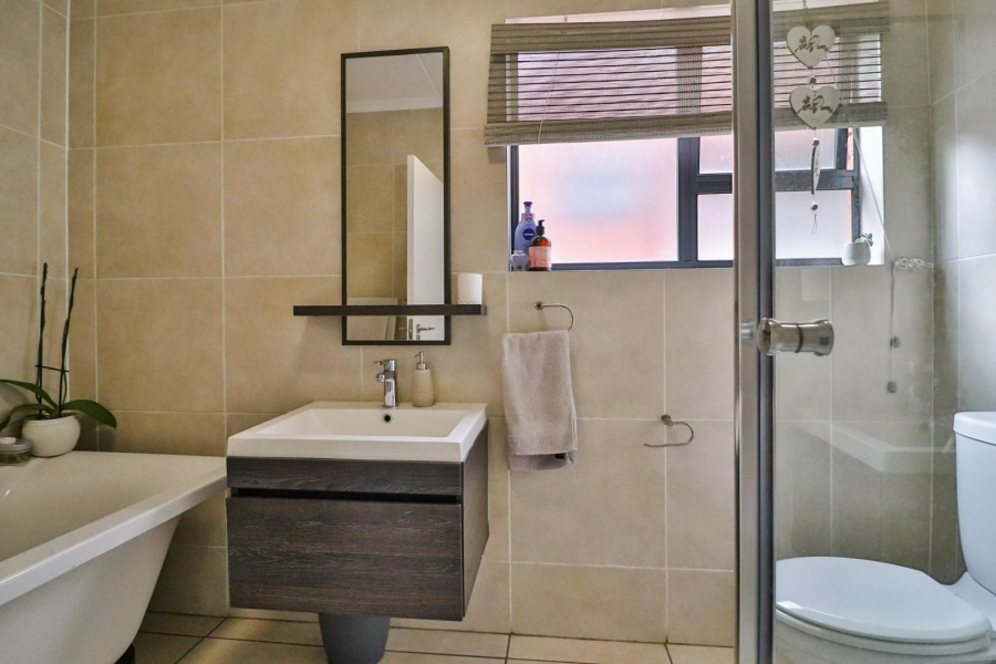 3 Bedroom Property for Sale in Oakdene Gauteng