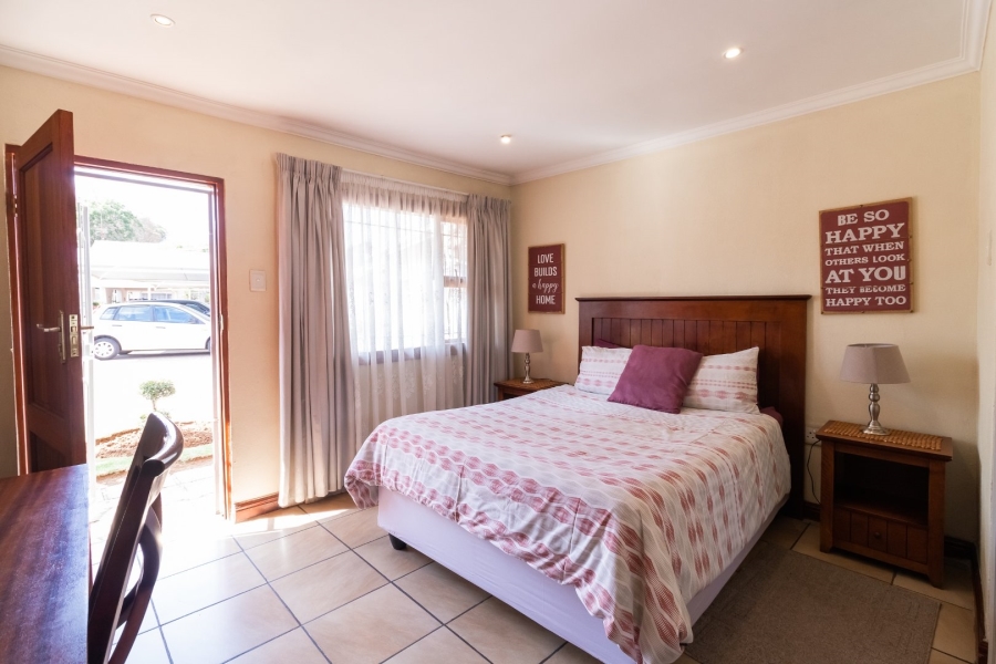 8 Bedroom Property for Sale in Witfield Gauteng