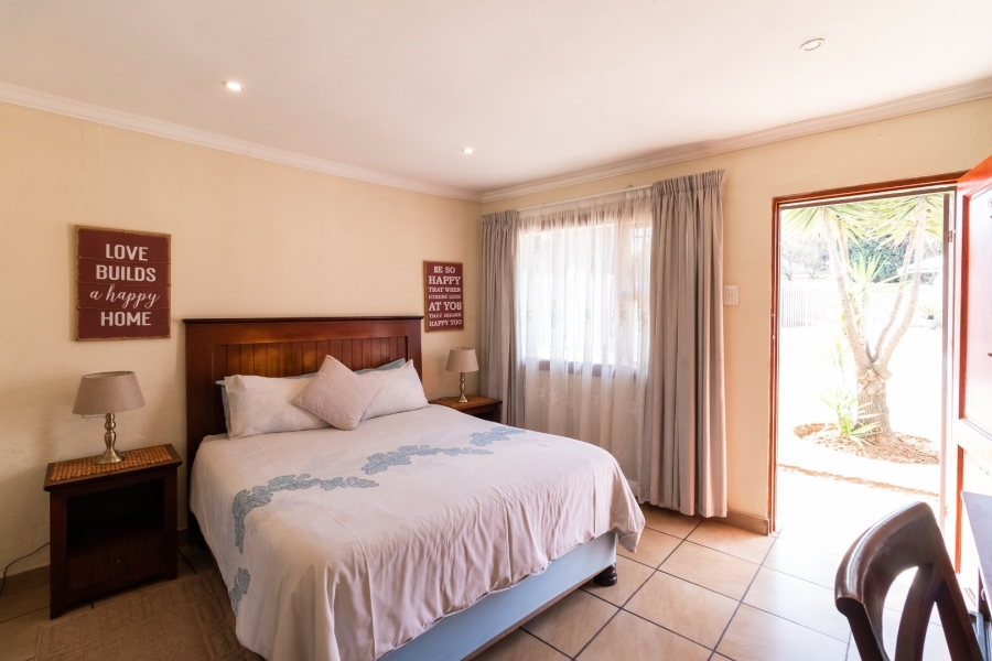 8 Bedroom Property for Sale in Witfield Gauteng