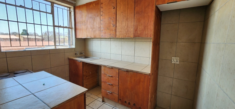 To Let 2 Bedroom Property for Rent in Forest Hill Gauteng