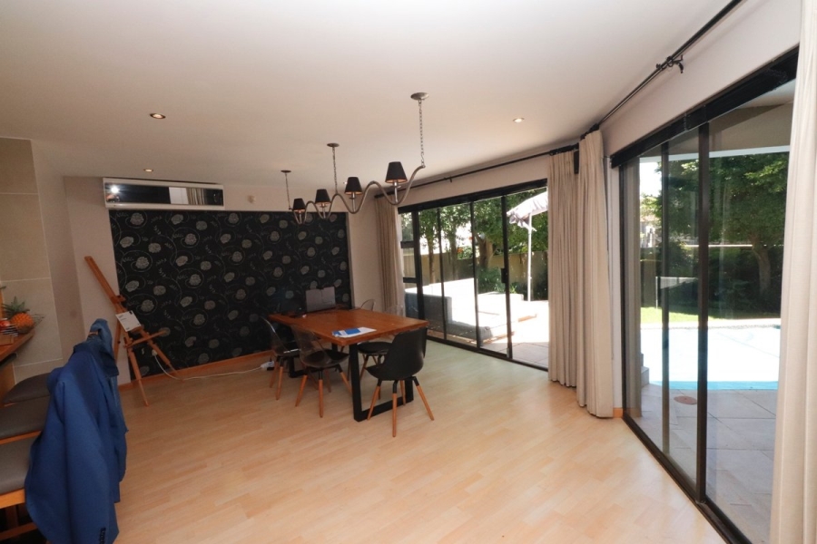 To Let 3 Bedroom Property for Rent in Benmore Gardens Gauteng