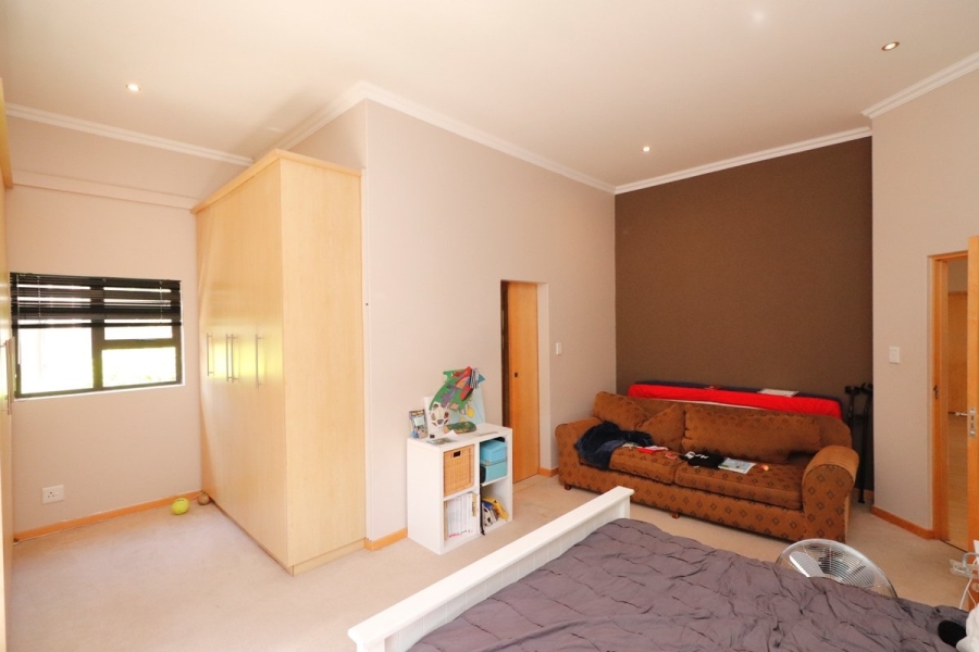 To Let 3 Bedroom Property for Rent in Benmore Gardens Gauteng