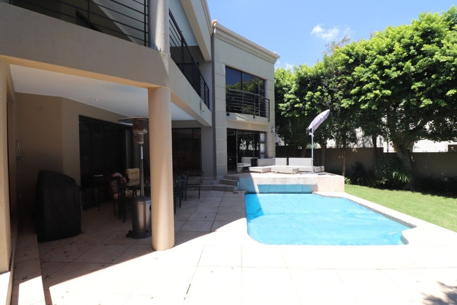 To Let 3 Bedroom Property for Rent in Benmore Gardens Gauteng