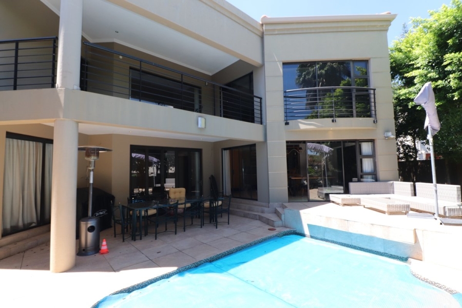 To Let 3 Bedroom Property for Rent in Benmore Gardens Gauteng