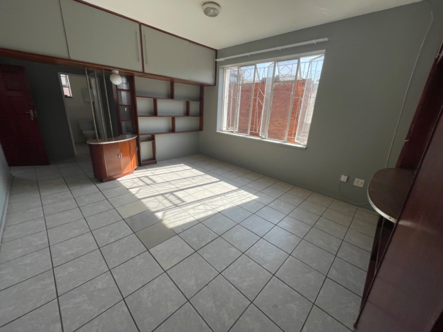 1 Bedroom Property for Sale in Sunnyside Gauteng