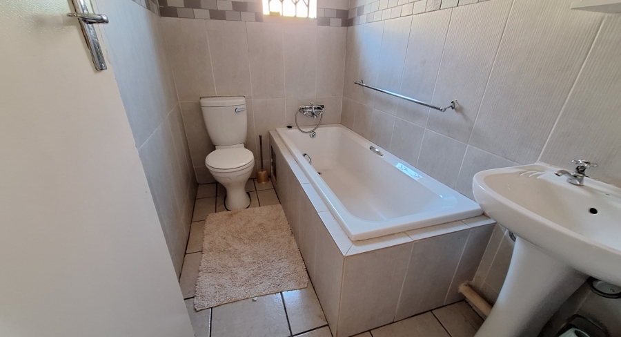 3 Bedroom Property for Sale in Glenway Estate Gauteng