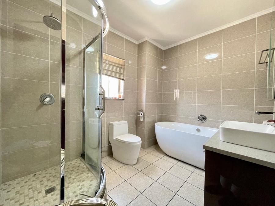 2 Bedroom Property for Sale in Carlswald Gauteng