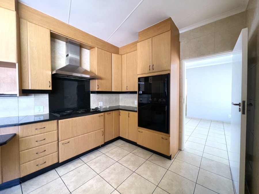 To Let 4 Bedroom Property for Rent in Gallo Manor Gauteng