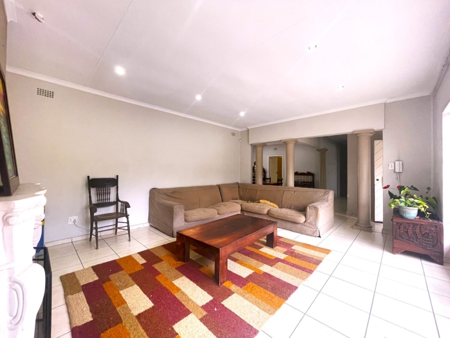 To Let 4 Bedroom Property for Rent in Gallo Manor Gauteng