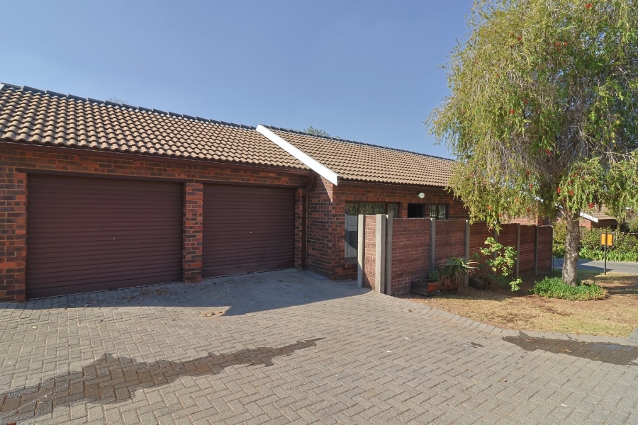 2 Bedroom Property for Sale in Radiokop Gauteng