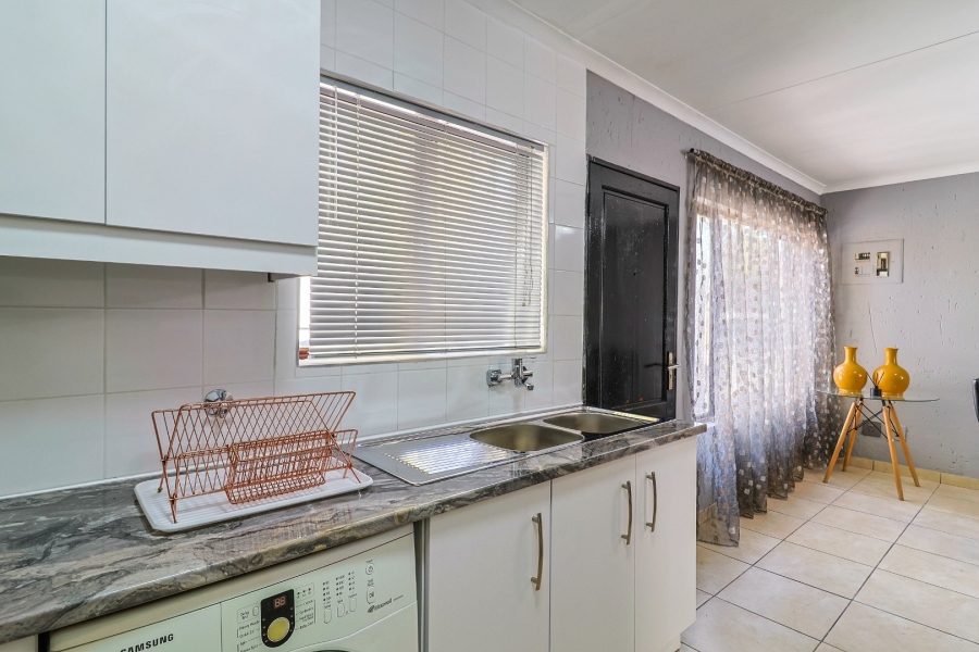 2 Bedroom Property for Sale in Radiokop Gauteng