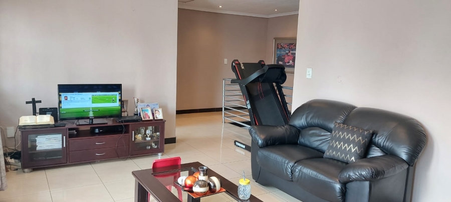 6 Bedroom Property for Sale in Lenasia South Gauteng