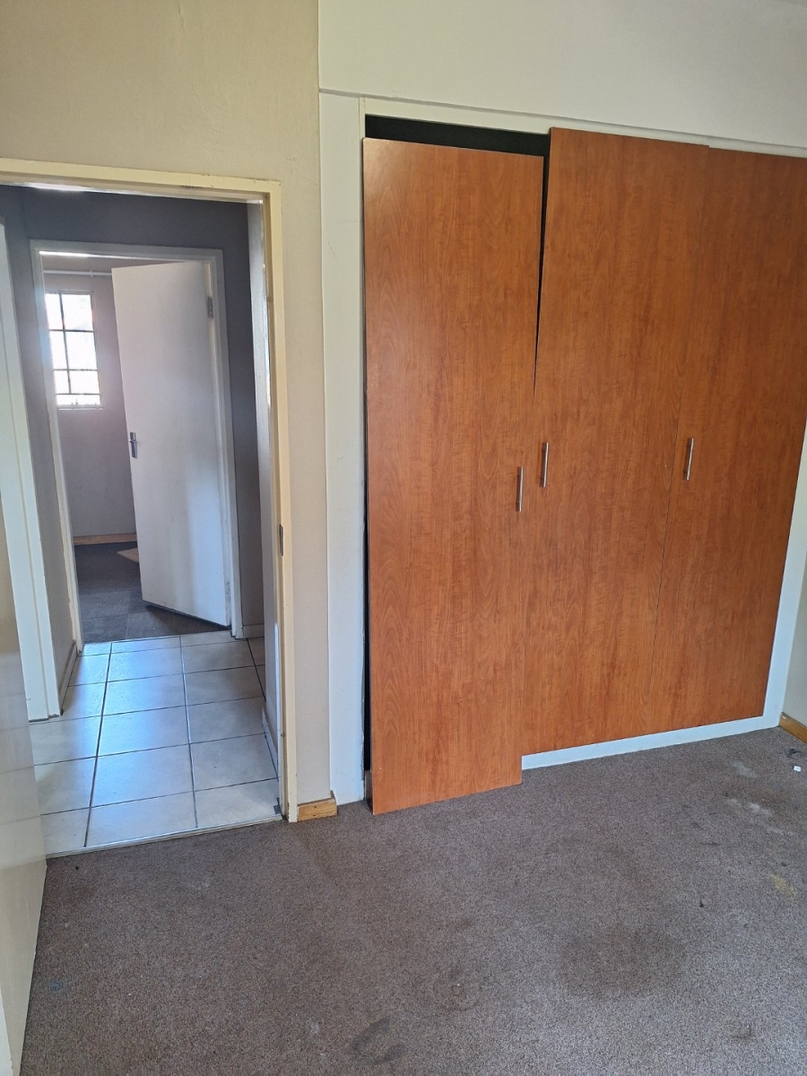 3 Bedroom Property for Sale in Die Hoewes Gauteng