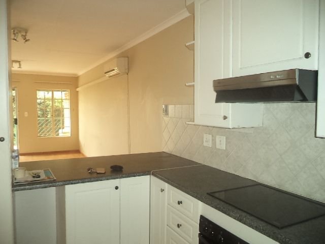 To Let 2 Bedroom Property for Rent in Faerie Glen Gauteng