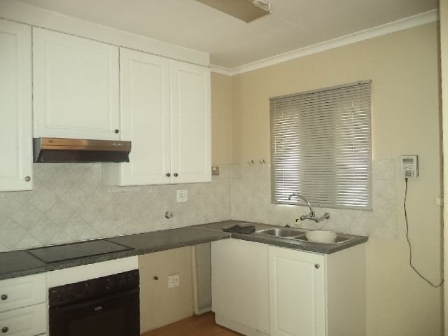 To Let 2 Bedroom Property for Rent in Faerie Glen Gauteng