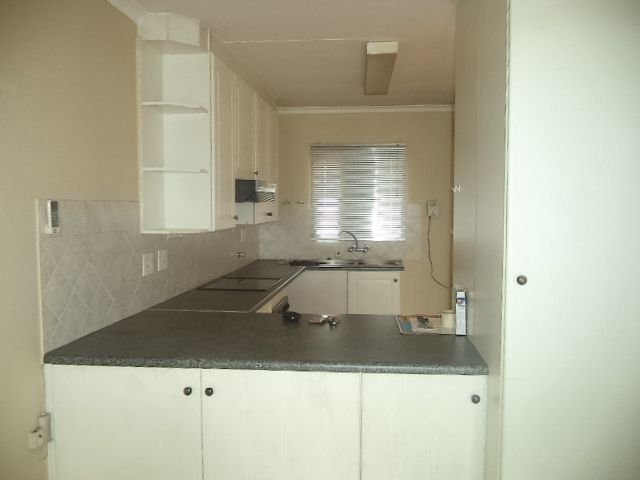 To Let 2 Bedroom Property for Rent in Faerie Glen Gauteng