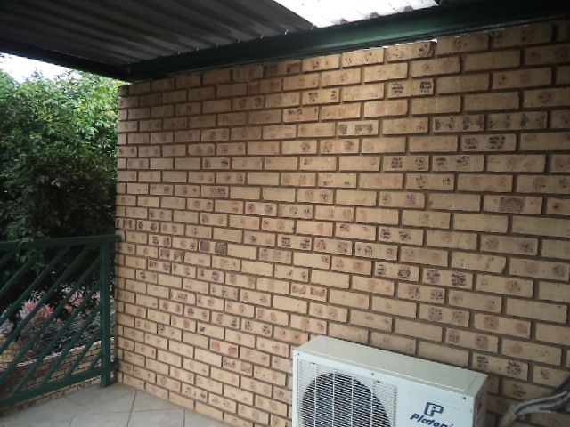 To Let 2 Bedroom Property for Rent in Faerie Glen Gauteng