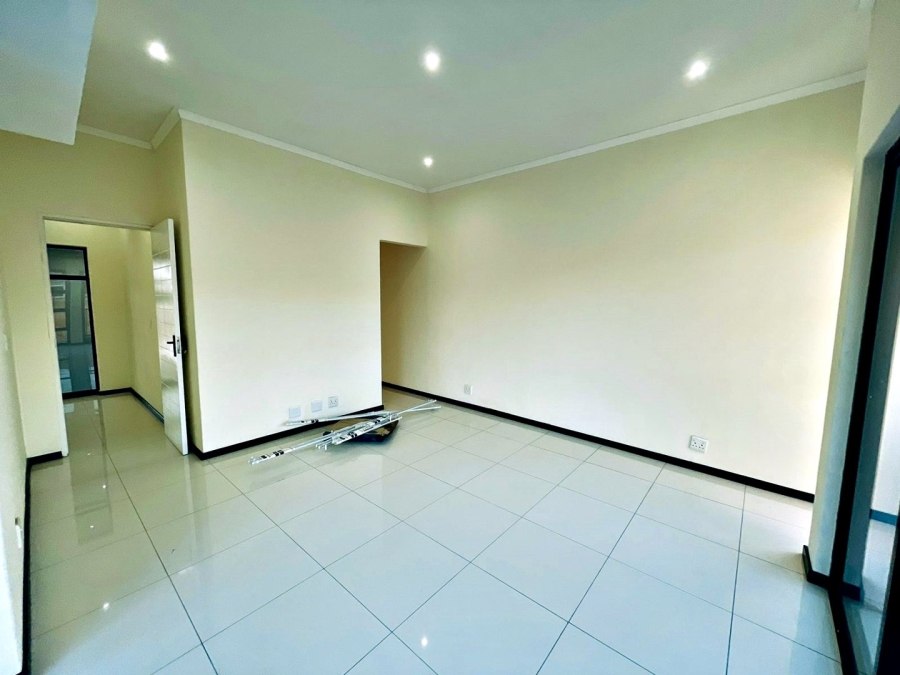 5 Bedroom Property for Sale in Amberfield Valley Gauteng