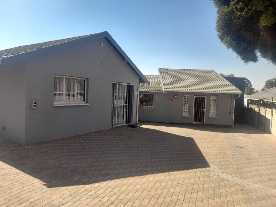 3 Bedroom Property for Sale in Elandspark Gauteng