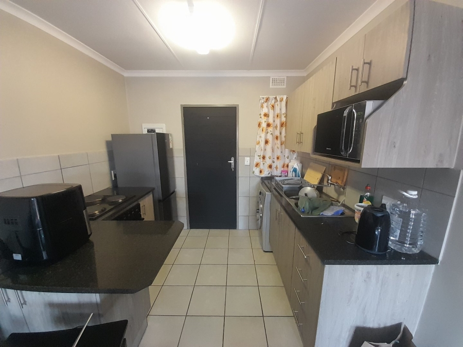 2 Bedroom Property for Sale in Heuweloord Gauteng