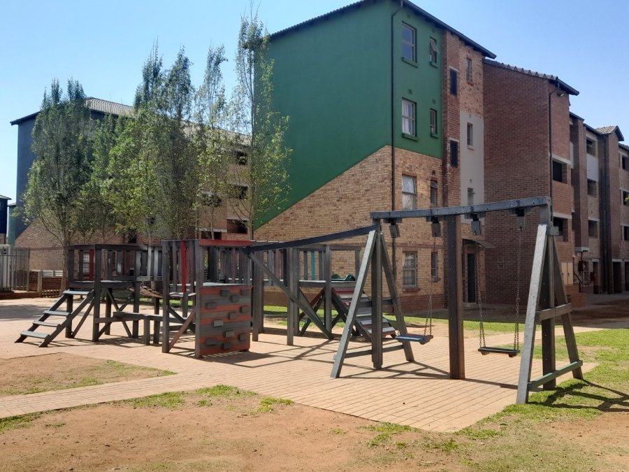 2 Bedroom Property for Sale in Heuweloord Gauteng