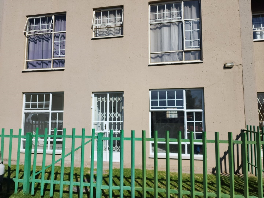 2 Bedroom Property for Sale in Ravenswood Gauteng