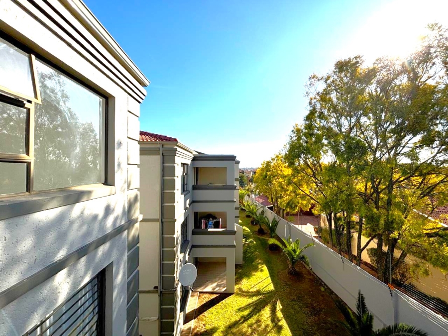 2 Bedroom Property for Sale in Sunninghill Gauteng