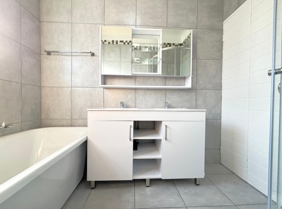 2 Bedroom Property for Sale in Sunninghill Gauteng