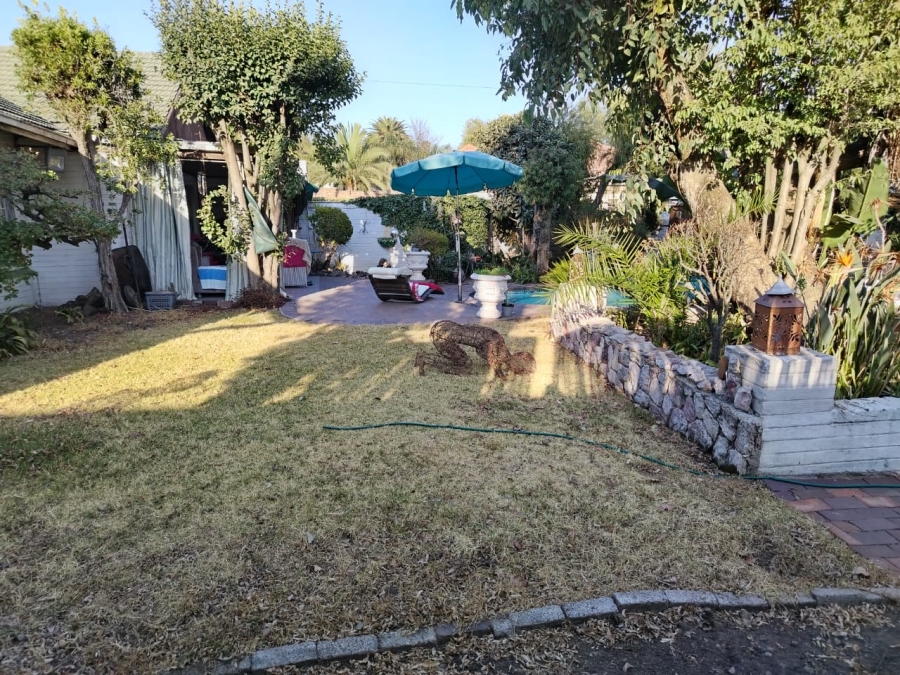 To Let 4 Bedroom Property for Rent in Kew Gauteng