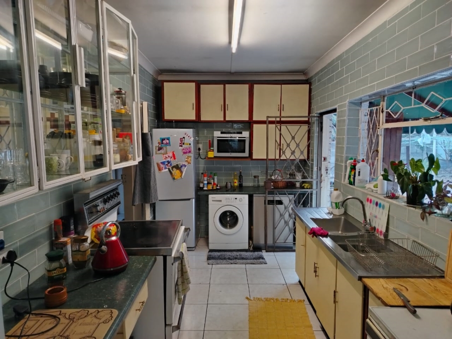 To Let 4 Bedroom Property for Rent in Kew Gauteng