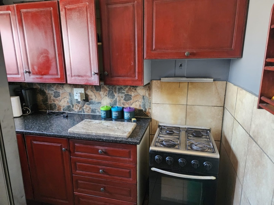 To Let 2 Bedroom Property for Rent in Malvern East Gauteng