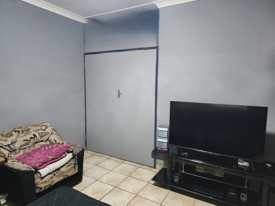 To Let 2 Bedroom Property for Rent in Malvern East Gauteng