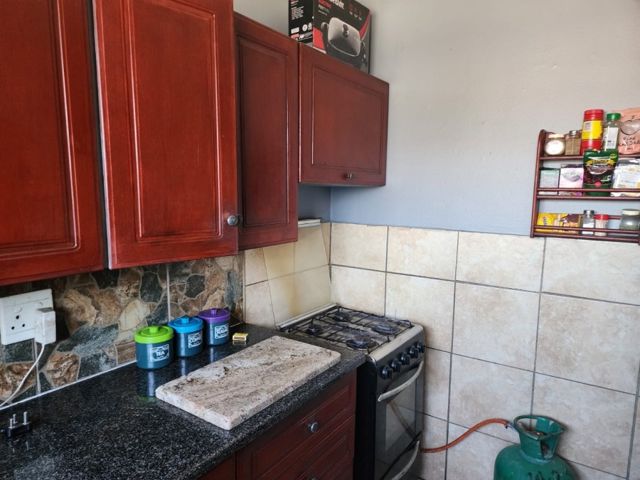 To Let 2 Bedroom Property for Rent in Malvern East Gauteng