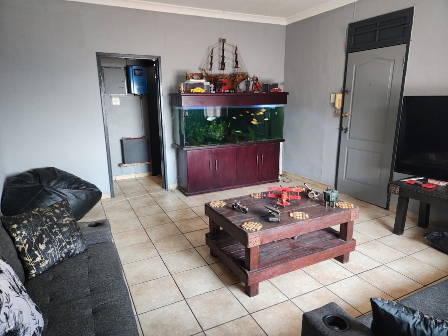 To Let 2 Bedroom Property for Rent in Malvern East Gauteng