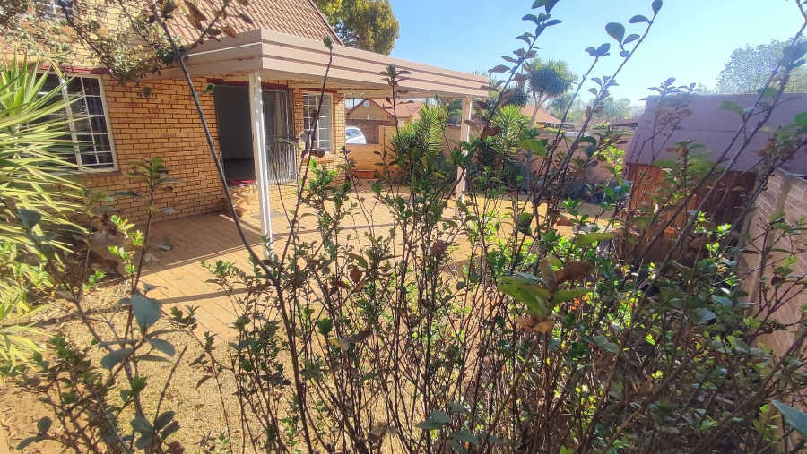 2 Bedroom Property for Sale in Celtisdal Gauteng