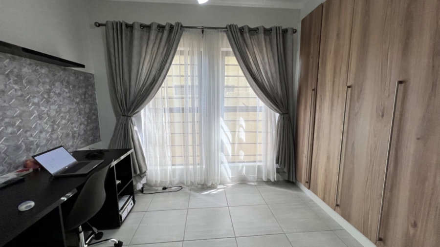 3 Bedroom Property for Sale in Waterfall Gauteng