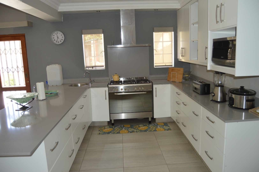 3 Bedroom Property for Sale in Brackendowns Gauteng