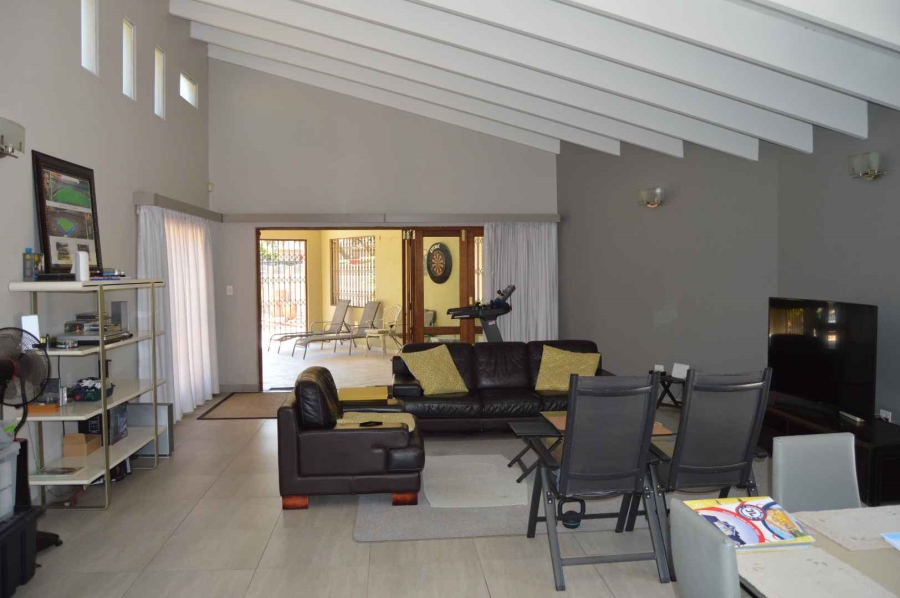 3 Bedroom Property for Sale in Brackendowns Gauteng