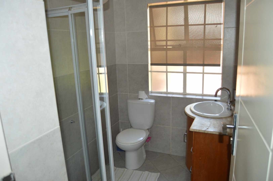 3 Bedroom Property for Sale in Brackendowns Gauteng