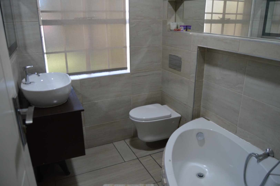 3 Bedroom Property for Sale in Brackendowns Gauteng