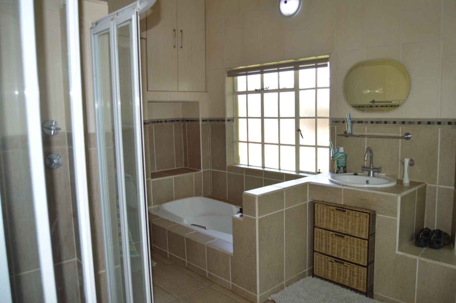 3 Bedroom Property for Sale in Brackendowns Gauteng