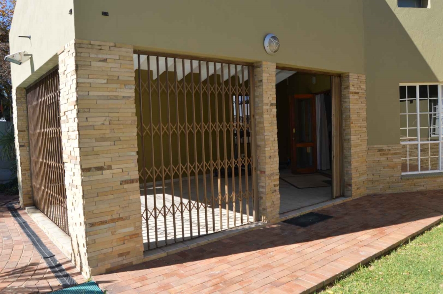 3 Bedroom Property for Sale in Brackendowns Gauteng