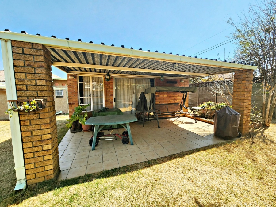 3 Bedroom Property for Sale in Sunnyridge Gauteng