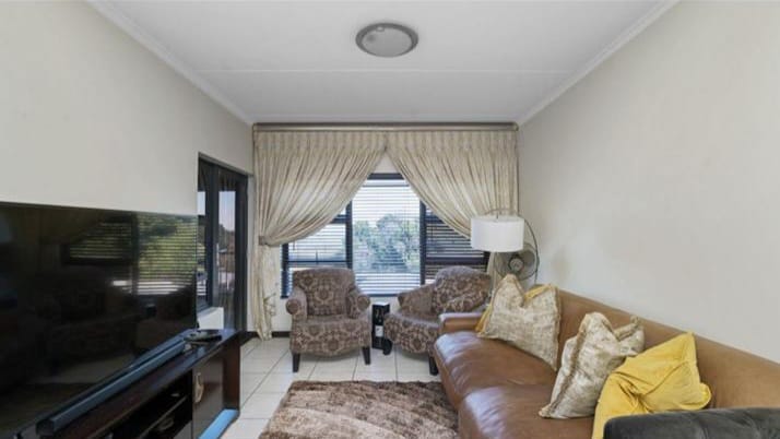 2 Bedroom Property for Sale in Oakdene Gauteng