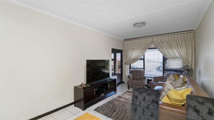 2 Bedroom Property for Sale in Oakdene Gauteng