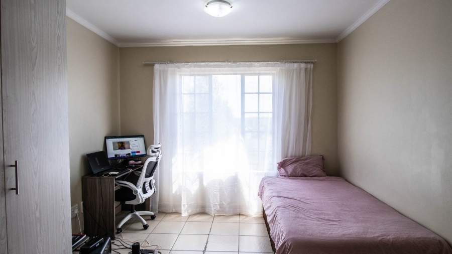 To Let  Bedroom Property for Rent in Noordwyk Gauteng